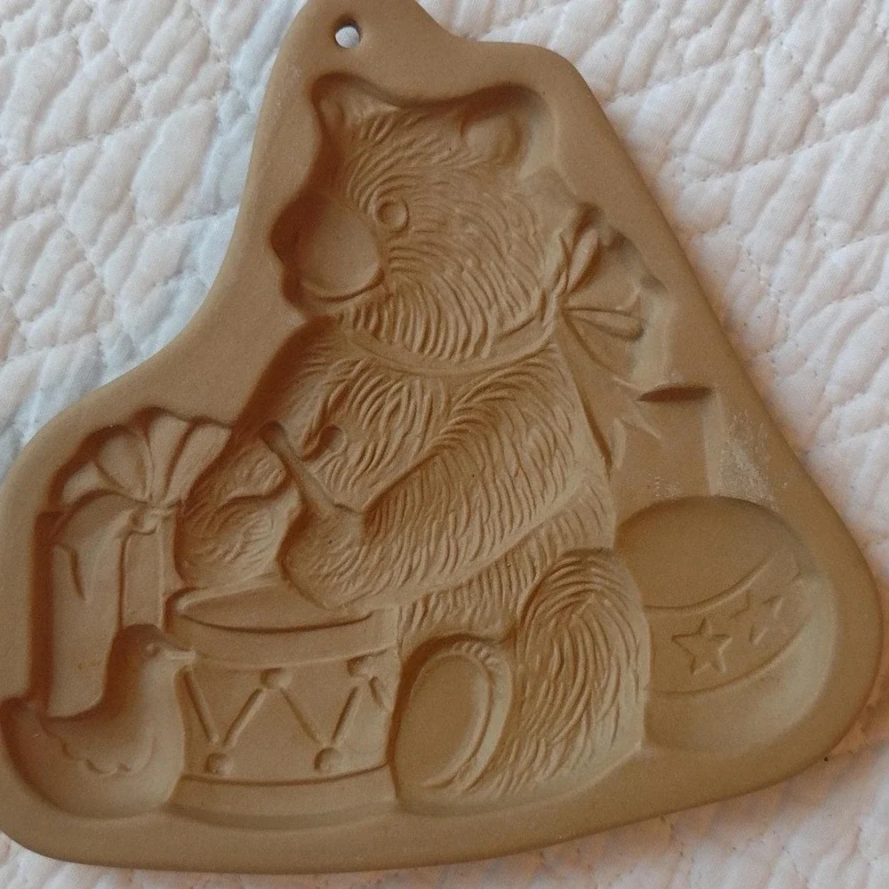 Vintage 1985 Brown Bag‎ Cookie Art Teddy Bear Drummer Terracotta Mold 5.5